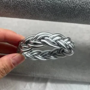 Joncs bouddhiste tressé