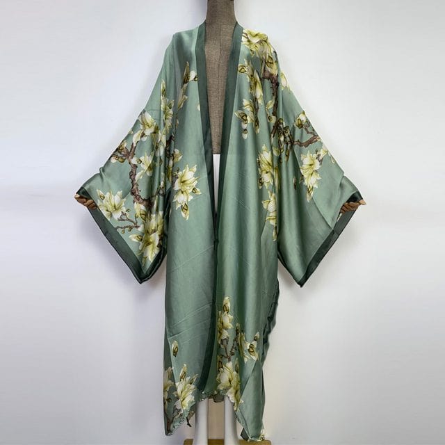 Floral kimono robe – Image 2